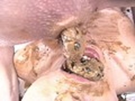 海外美女軍団21人！！脱糞・塗糞・食糞・飲尿・嘔吐ノンストップ180分！！男優出演一切なし！！　サンプル画像07